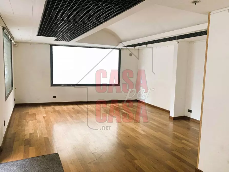 Immagine 1 di Negozio in vendita  in Duomo a Padova