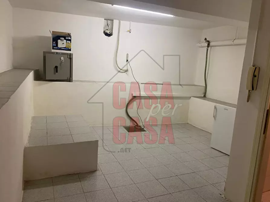 Immagine 6 di Negozio in vendita  in Duomo a Padova