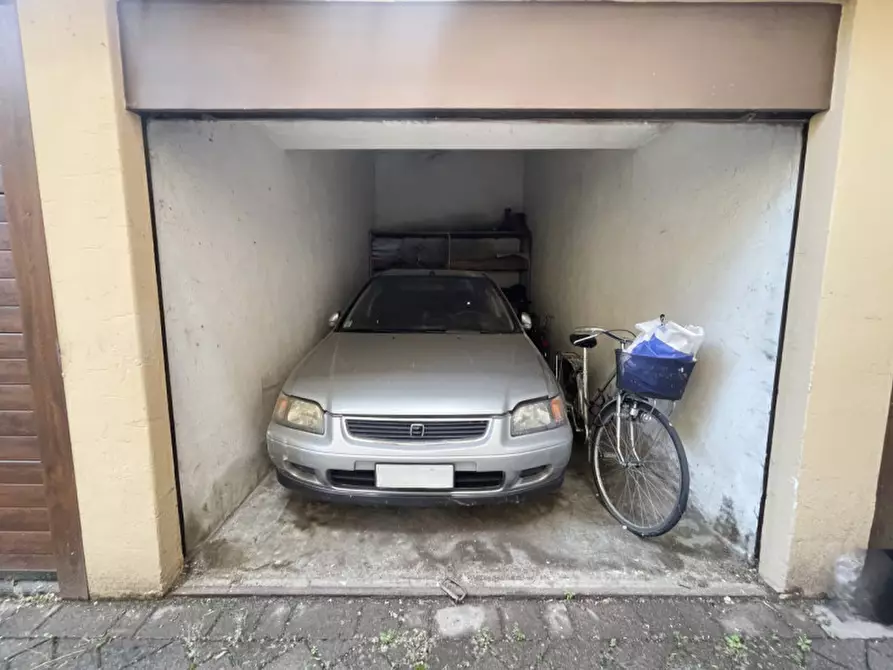 Immagine 1 di Garage in vendita  in Via Roma - Romstraße a Bolzano
