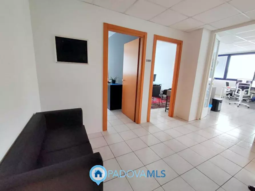 Immagine 1 di Ufficio in vendita  in Viale della Navigazione Interna a Padova