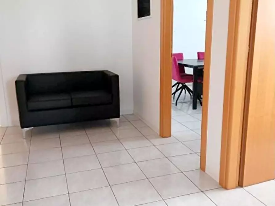 Immagine 2 di Ufficio in vendita  in Viale della Navigazione Interna a Padova