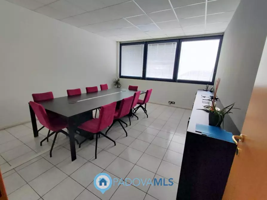 Immagine 5 di Ufficio in vendita  in Viale della Navigazione Interna a Padova