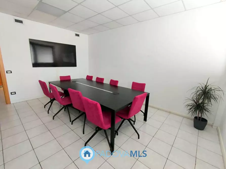 Immagine 6 di Ufficio in vendita  in Viale della Navigazione Interna a Padova