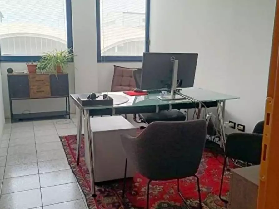Immagine 8 di Ufficio in vendita  in Viale della Navigazione Interna a Padova