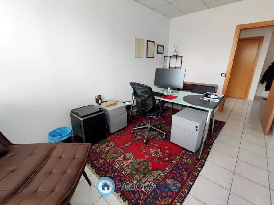 Immagine 9 di Ufficio in vendita  in Viale della Navigazione Interna a Padova