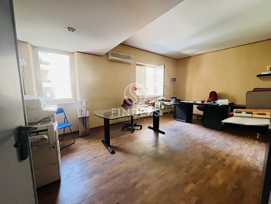 Immagine 1 di Ufficio in vendita  in Via Sant'Anna II Tronco 6c a Reggio Di Calabria
