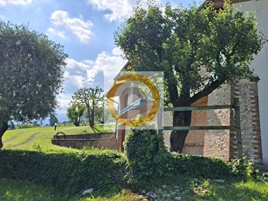 Immagine 3 di Villa in vendita  a Bassano Del Grappa
