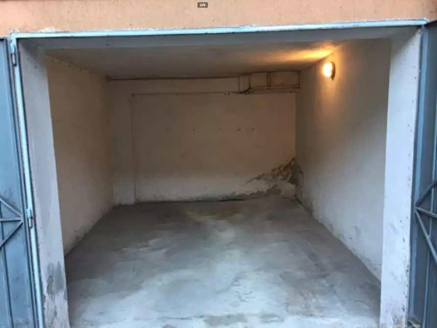 Immagine 3 di Garage in vendita  in Piazzale Michelangelo Buonarroti a Parma
