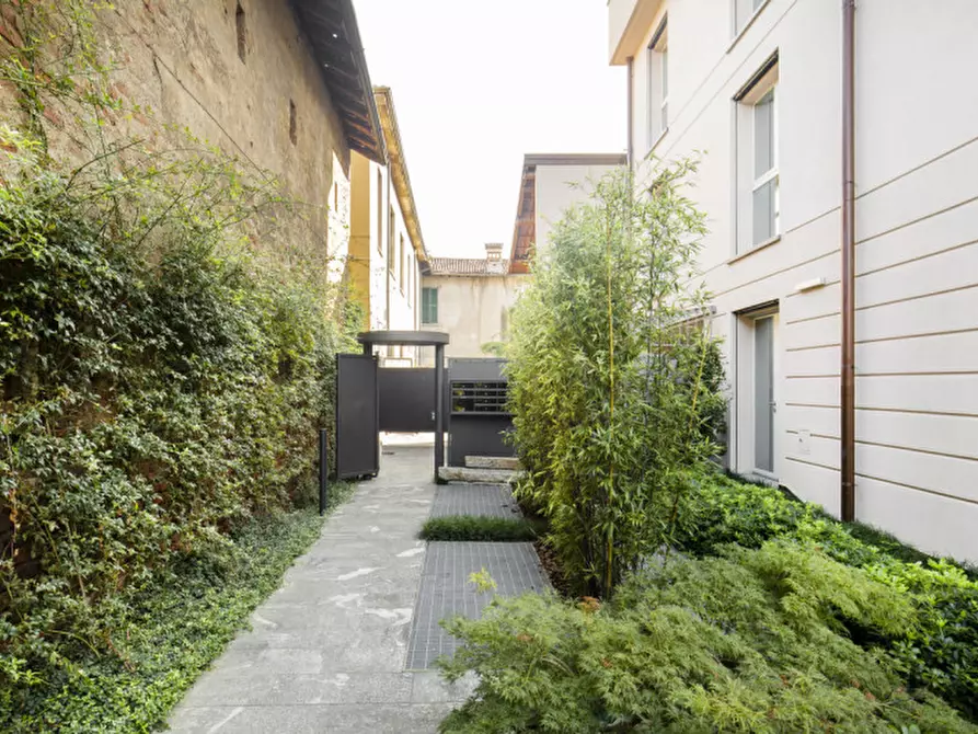 Immagine 10 di Ufficio in vendita  in piazza visconti 13 a Rho