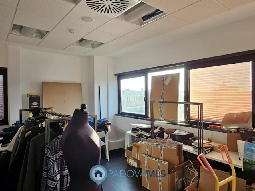 Immagine 6 di Ufficio in vendita  in Viale della Navigazione Interna a Padova