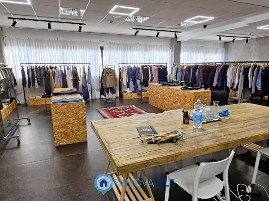 Immagine 3 di Ufficio in affitto  in Viale della Navigazione Interna a Padova
