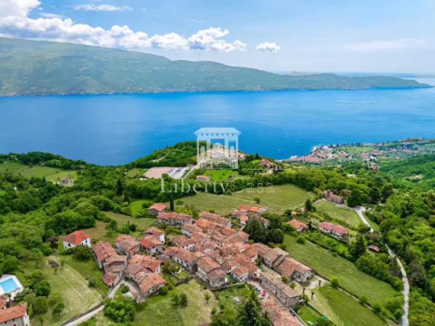 Immagine 2 di Casa indipendente in vendita  in Via del partigiano a Gargnano