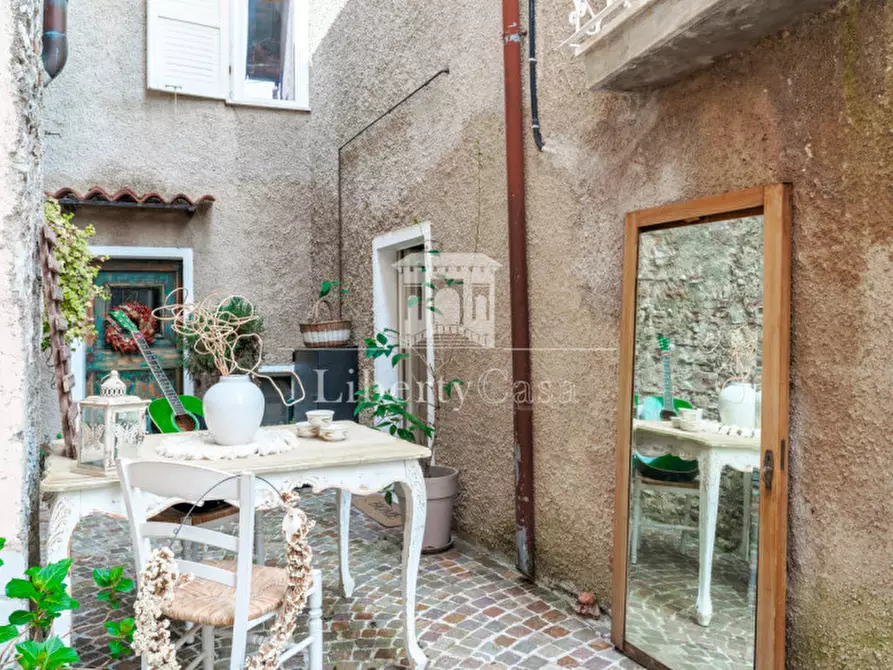 Immagine 8 di Casa indipendente in vendita  in Via del partigiano a Gargnano