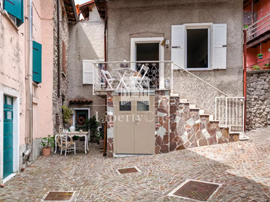 Immagine 17 di Casa indipendente in vendita  in Via del partigiano a Gargnano