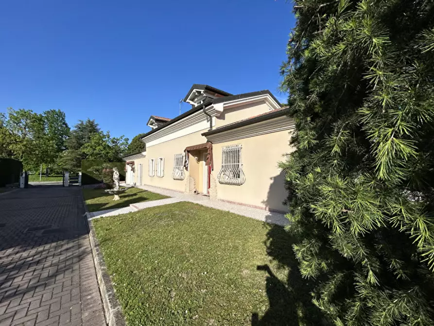 Immagine 34 di Villa in vendita  in Via Vivaldi a Selvazzano Dentro