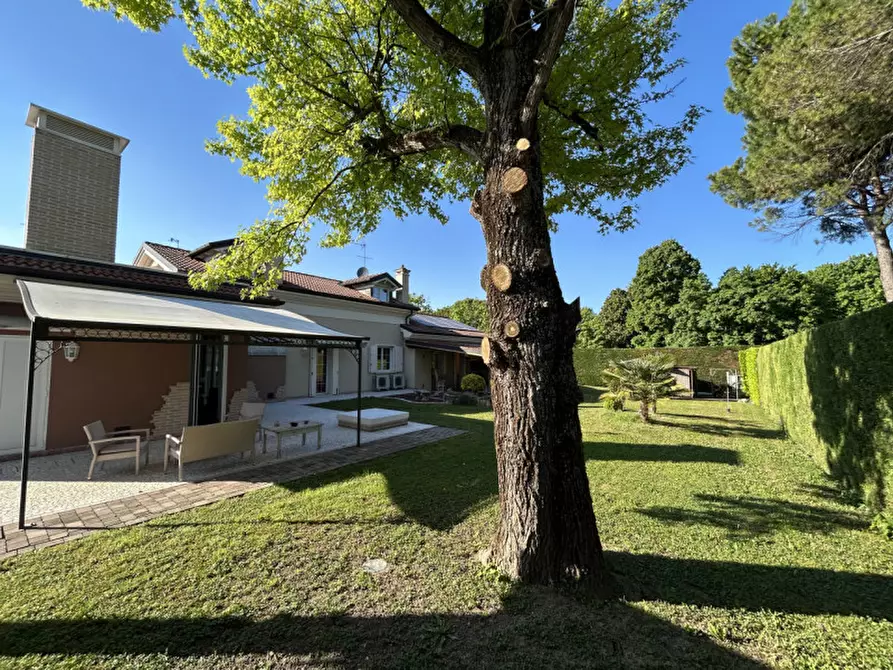 Immagine 37 di Villa in vendita  in Via Vivaldi a Selvazzano Dentro