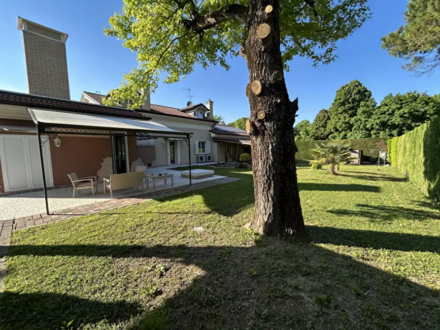Immagine 39 di Villa in vendita  in Via Vivaldi a Selvazzano Dentro
