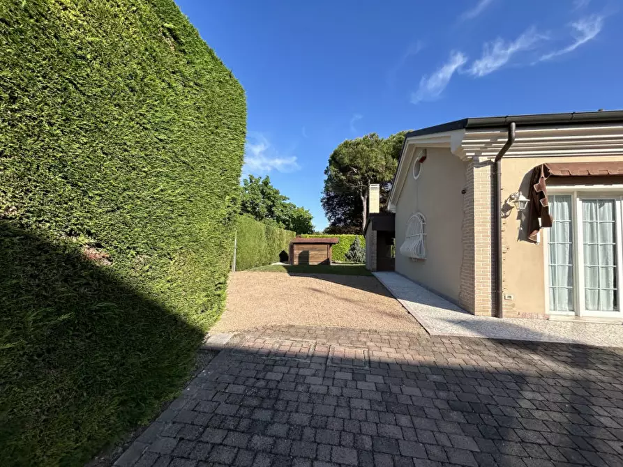 Immagine 40 di Villa in vendita  in Via Vivaldi a Selvazzano Dentro