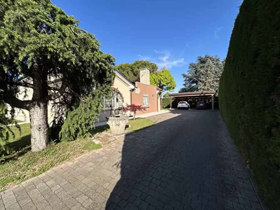 Immagine 42 di Villa in vendita  in Via Vivaldi a Selvazzano Dentro