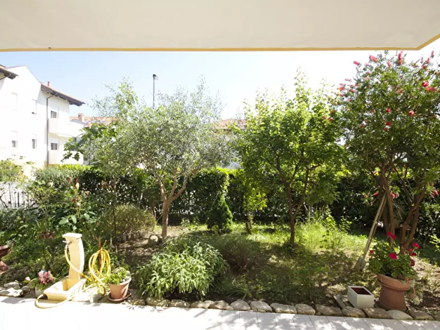 Immagine 6 di Appartamento in vendita  in viale Matera a Riccione