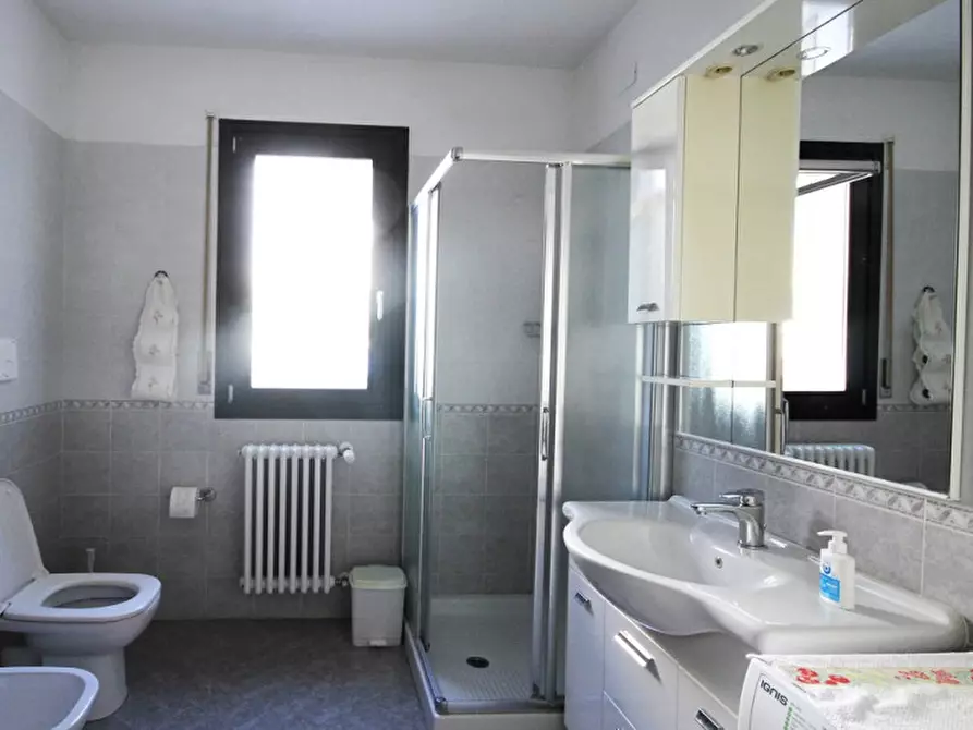 Immagine 12 di Appartamento in vendita  in viale Matera a Riccione