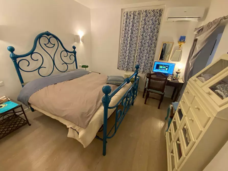 Immagine 11 di Appartamento in vendita  in VIA SOTTORIPA a Genova