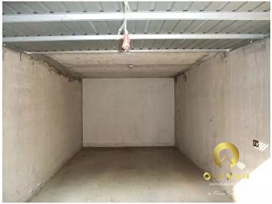 Immagine 1 di Garage in vendita  in Via giulio natta 4 vicenza a Vicenza