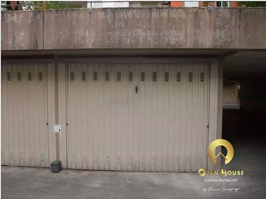 Immagine 2 di Garage in vendita  in Via giulio natta 4 vicenza a Vicenza