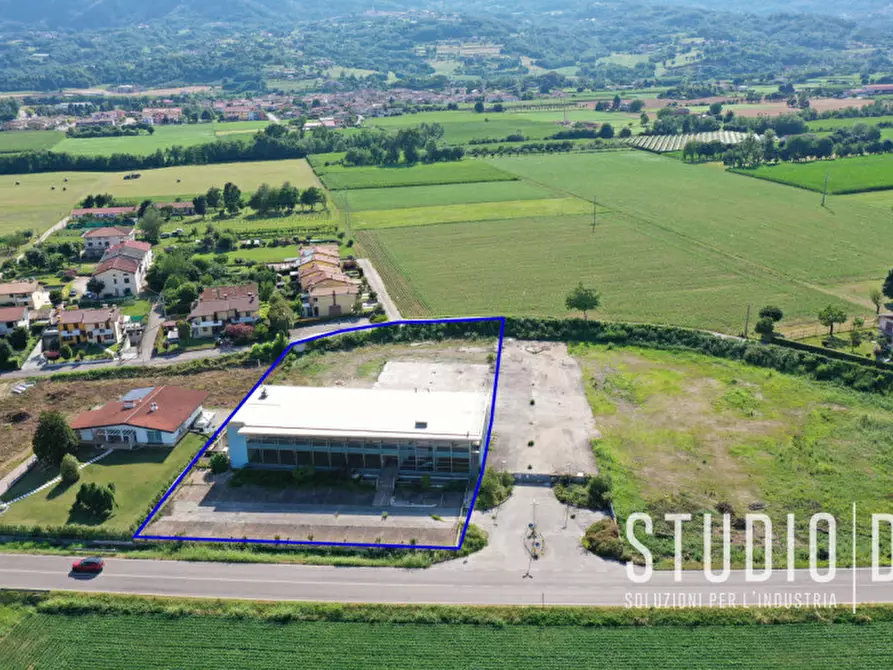 Immagine 2 di Negozio in vendita  a Malo