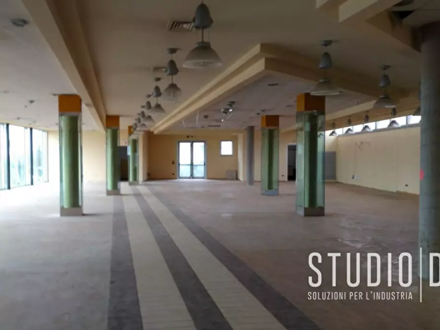 Immagine 4 di Negozio in vendita  a Malo