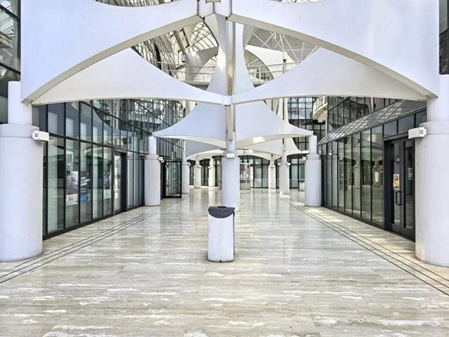 Immagine 12 di Negozio in vendita  in Viale Francesco Crispi, 36100 Vicenza VI, Italia a Vicenza