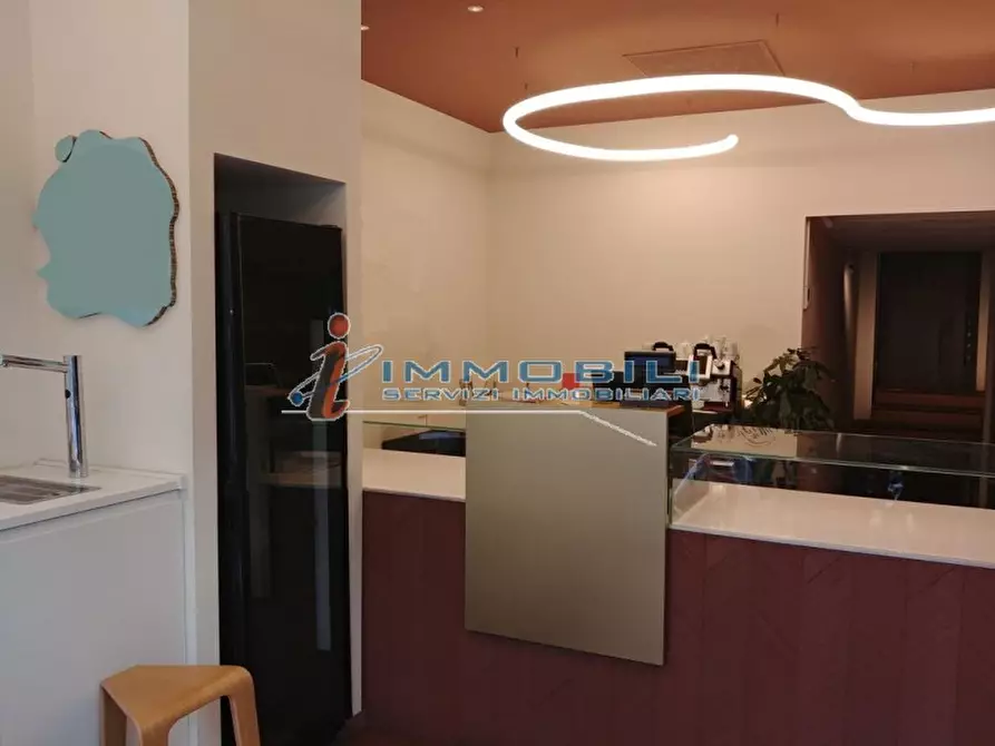 Immagine 3 di Negozio in affitto  in VIALE ABRUZZI a Milano