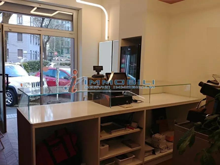Immagine 4 di Negozio in affitto  in VIALE ABRUZZI a Milano