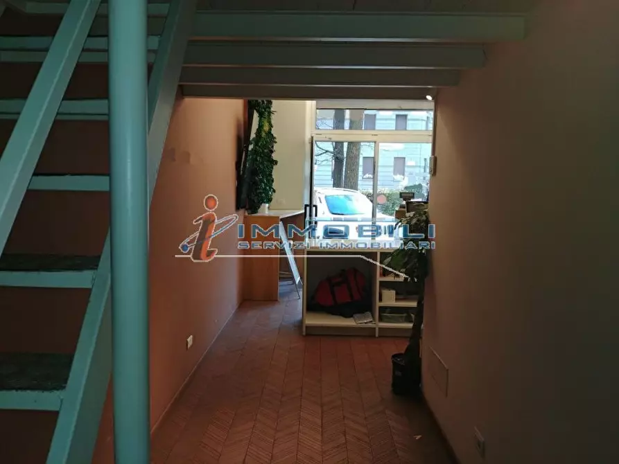 Immagine 6 di Negozio in affitto  in VIALE ABRUZZI a Milano