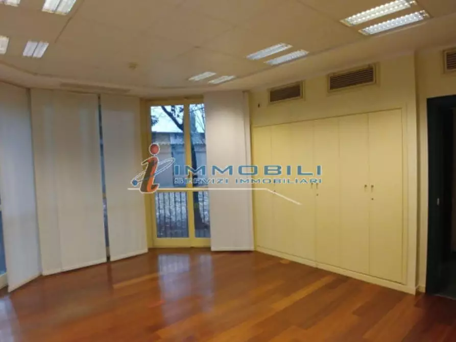Immagine 8 di Ufficio in affitto  in VIA SENATO a Milano