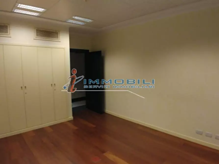 Immagine 13 di Ufficio in affitto  in VIA SENATO a Milano