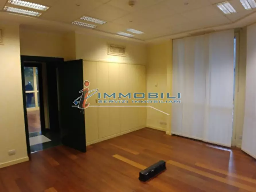 Immagine 2 di Ufficio in affitto  in VIA SENATO a Milano