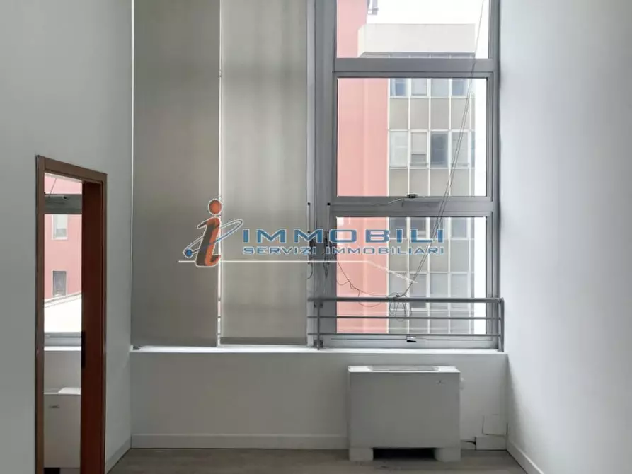 Immagine 11 di Ufficio in affitto  in VIA MECENATE a Milano