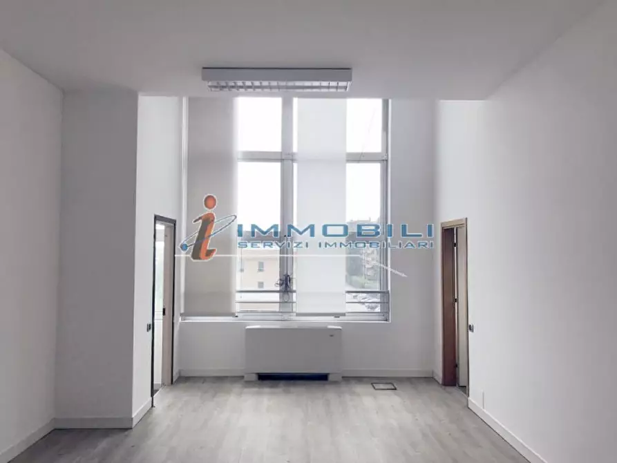 Immagine 18 di Ufficio in affitto  in VIA MECENATE a Milano
