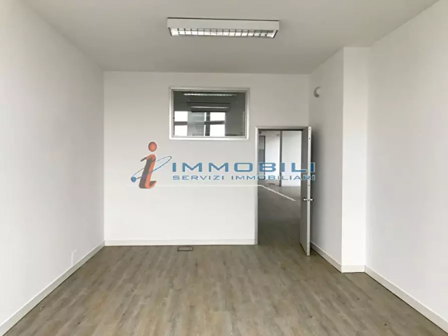 Immagine 19 di Ufficio in affitto  in VIA MECENATE a Milano