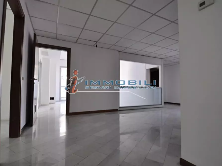 Immagine 5 di Ufficio in affitto  in PIAZZA CARBONARI a Milano