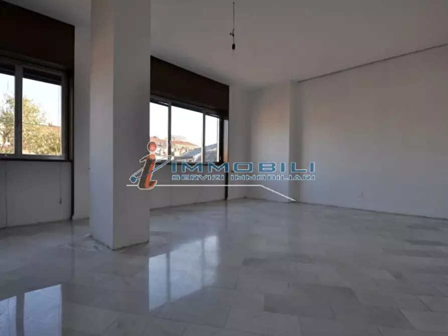 Immagine 9 di Ufficio in affitto  in PIAZZA CARBONARI a Milano