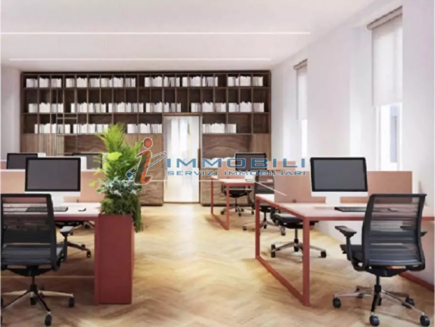 Immagine 1 di Ufficio in affitto  in PIAZZA DEL CARMINE a Milano