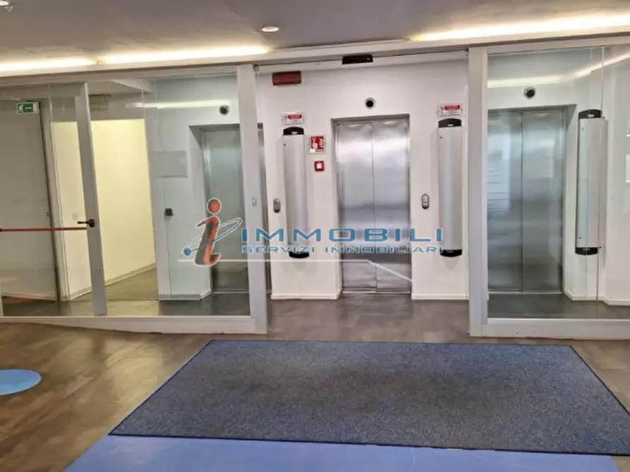Immagine 2 di Ufficio in affitto  in VIALE MONZA a Milano