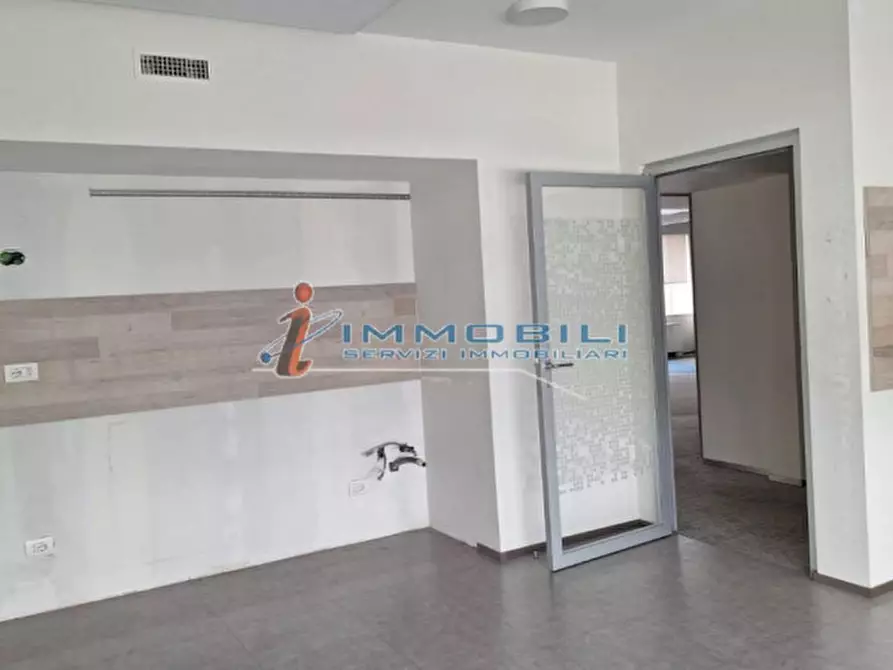 Immagine 9 di Ufficio in affitto  in VIALE MONZA a Milano