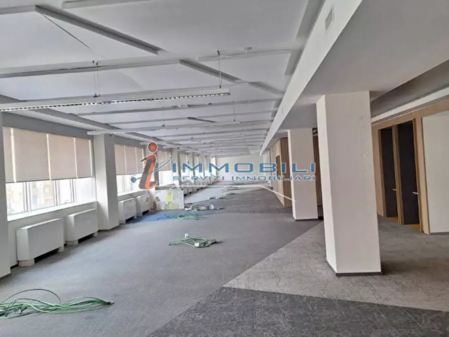 Immagine 12 di Ufficio in affitto  in VIALE MONZA a Milano