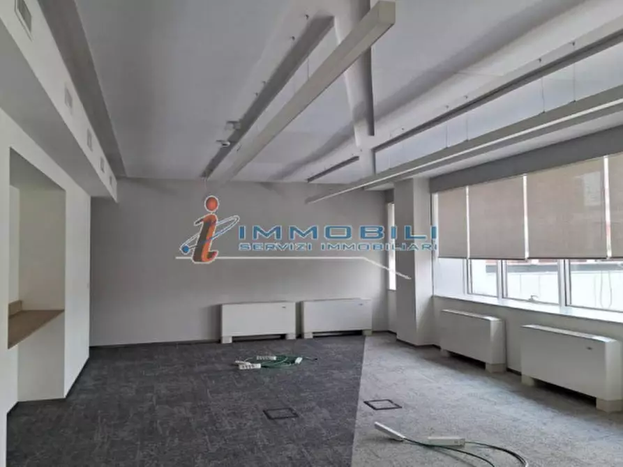 Immagine 14 di Ufficio in affitto  in VIALE MONZA a Milano