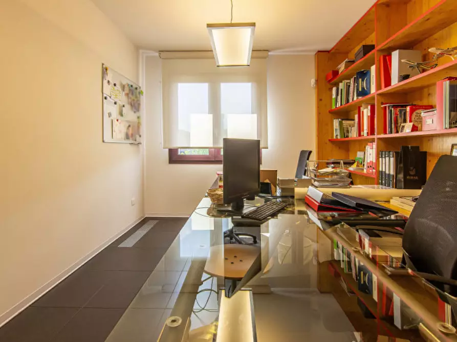 Immagine 15 di Ufficio in vendita  in Via Gattamelata, 21 a Padova