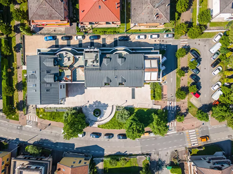 Immagine 2 di Negozio in vendita  in via gattamelata, 21 a Padova