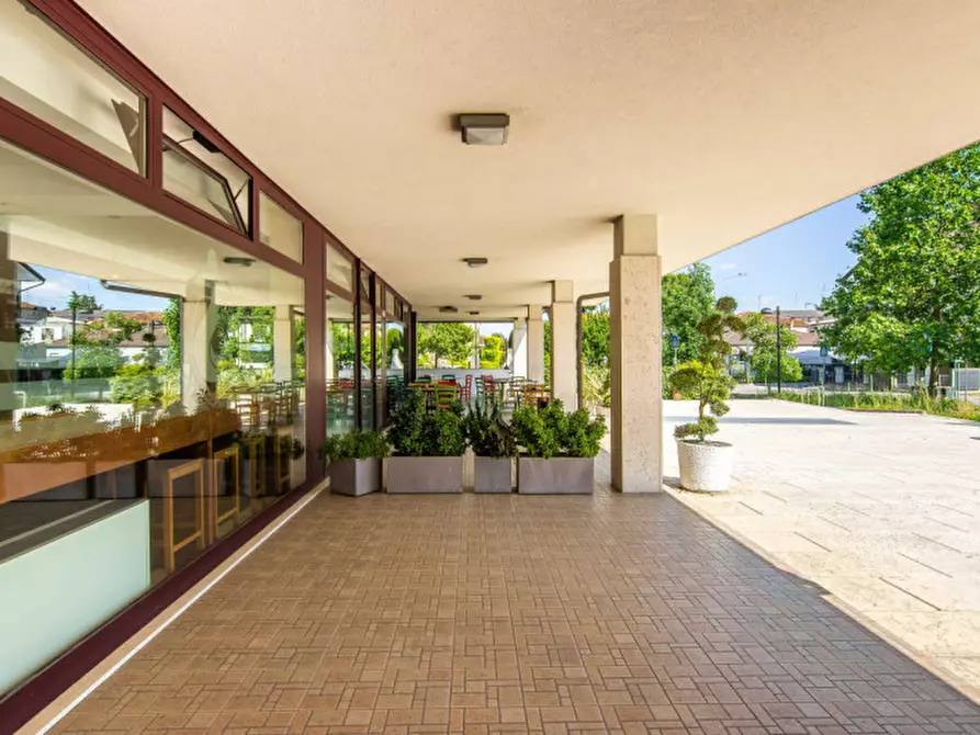 Immagine 5 di Negozio in vendita  in via gattamelata, 21 a Padova